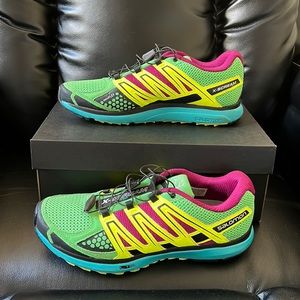 EUC Women’s Salomon Hiking Shoes Green Yellow X-Scream City Trail Running Size 9